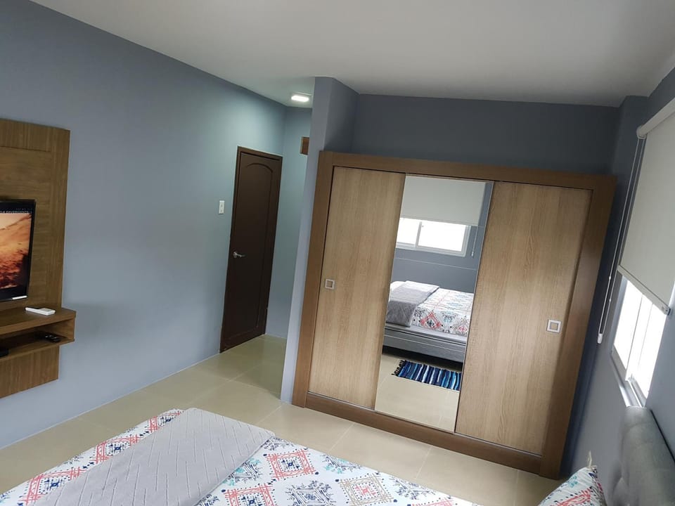 Bed, Photo of the whole room, Decorative detail, Bedroom