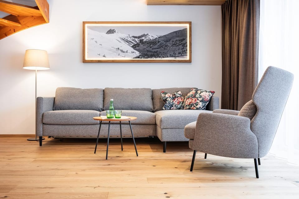 Living room, Seating area