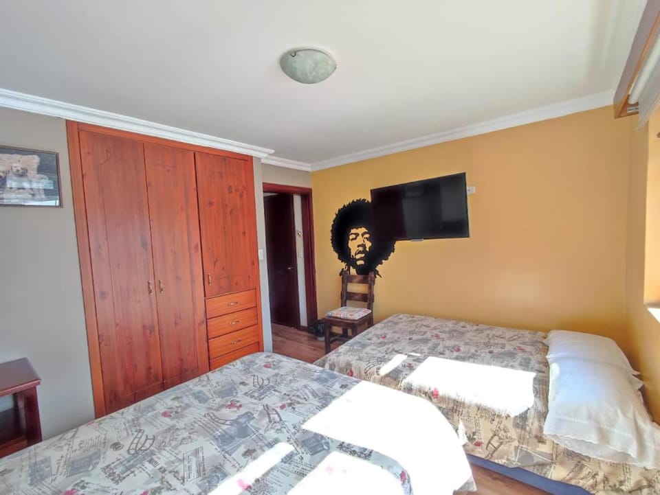 Bed, TV and multimedia, Photo of the whole room, Bedroom, wardrobe