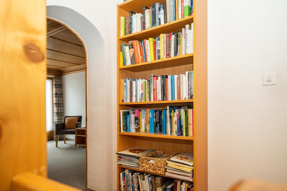 Chasa Allegra Inn in Canton of Grisons