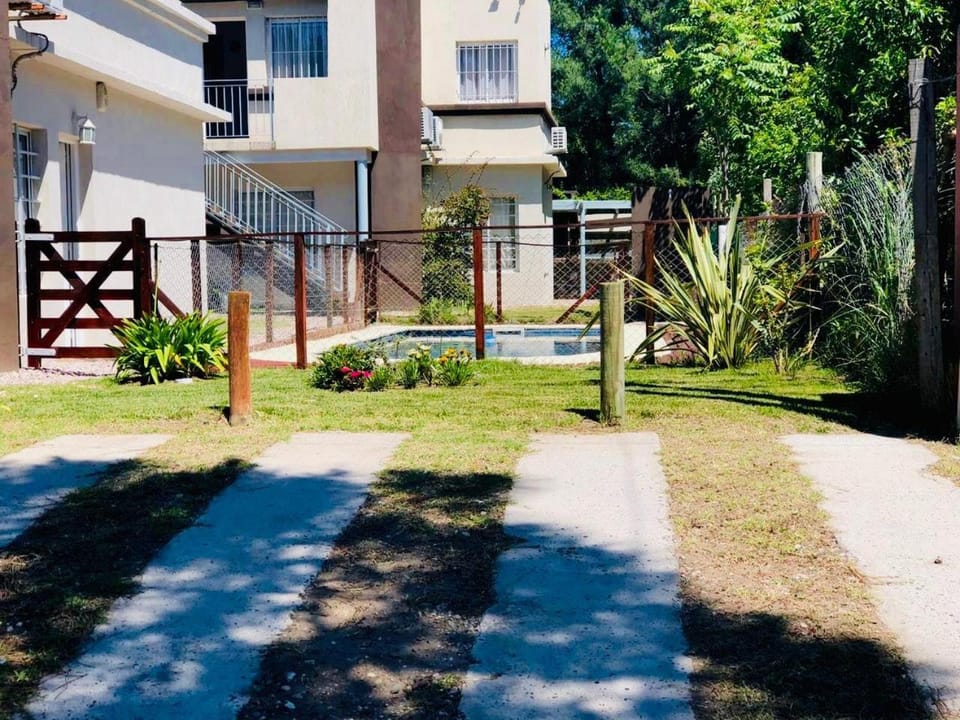 Pool view, Street view
