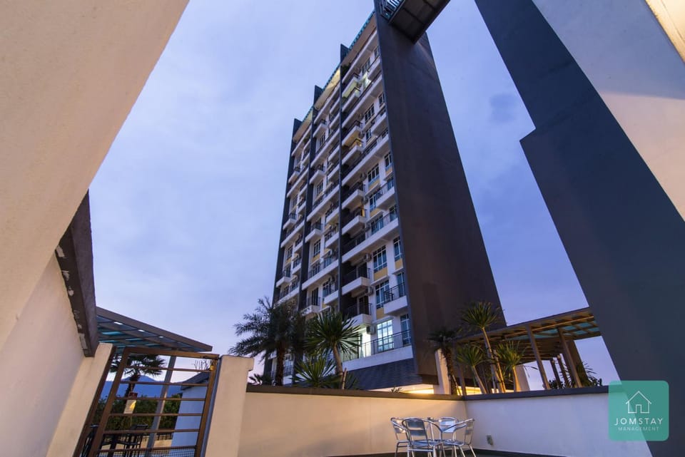 Property building, View (from property/room), Balcony/Terrace, Garden view, Pool view
