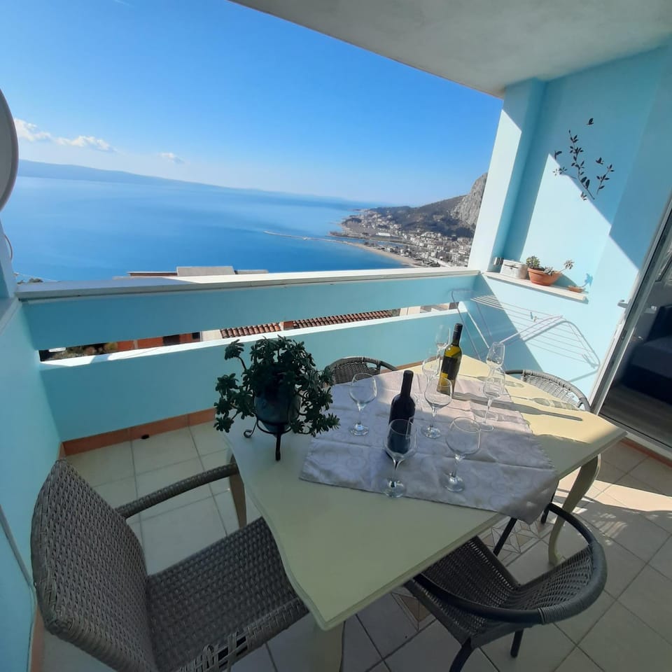 Property building, Day, Balcony/Terrace, Sea view