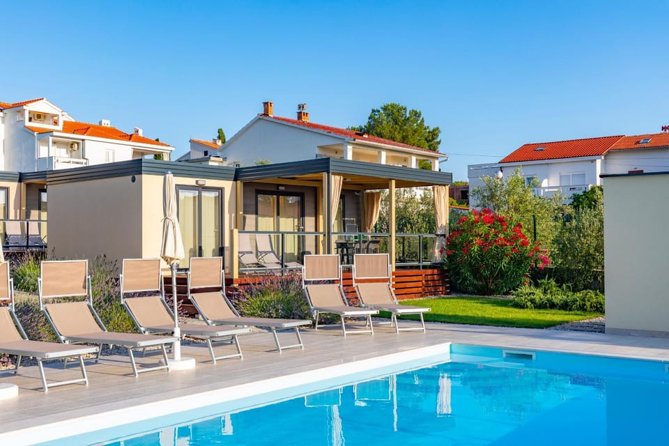 Balcony/Terrace, Swimming pool