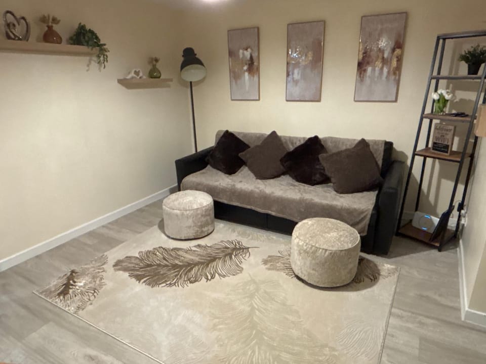 Living room, Photo of the whole room, Seating area