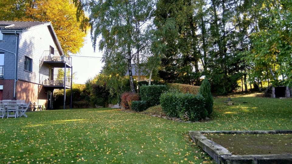 Property building, Bird's eye view, Balcony/Terrace, Garden view