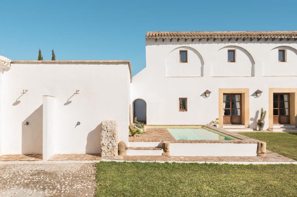 Facade/entrance, Off site, Garden, Swimming pool, Swimming pool