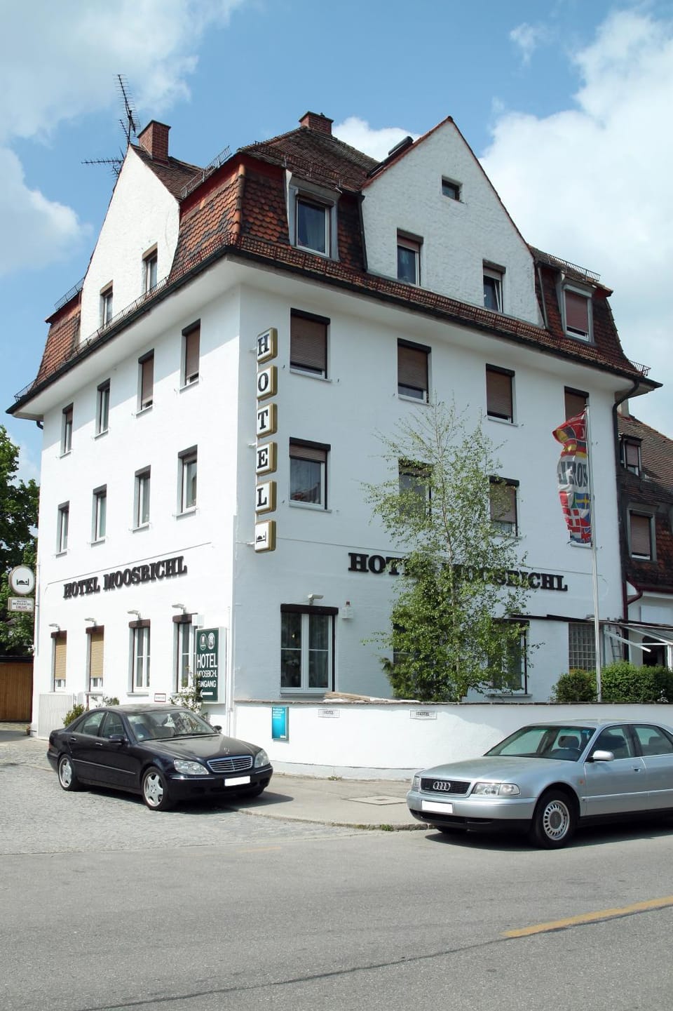 Facade/entrance