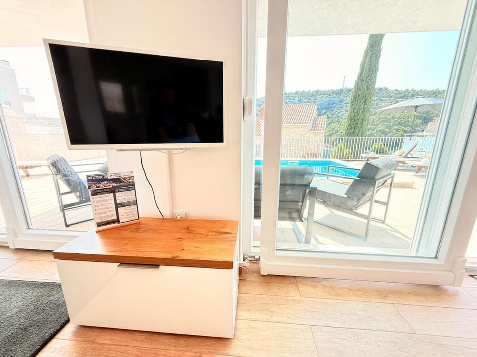 TV and multimedia, Living room