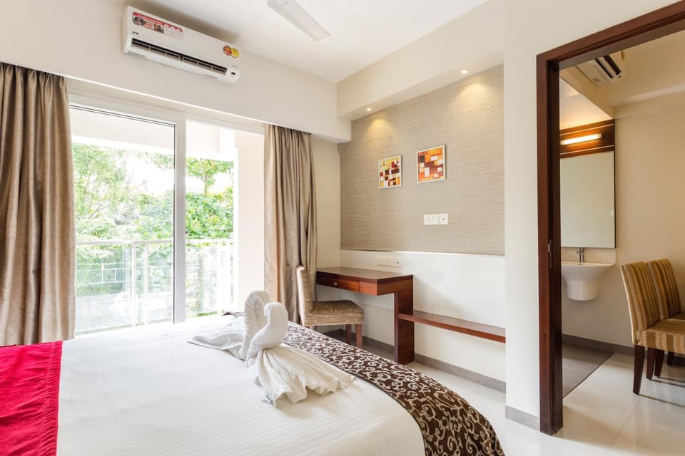 Bed, Living room, Photo of the whole room, Seating area, Bedroom, internet, towels, air conditioner
