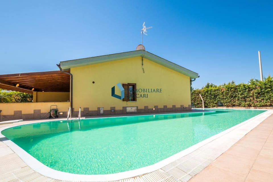 Property building, Day, Pool view, Swimming pool