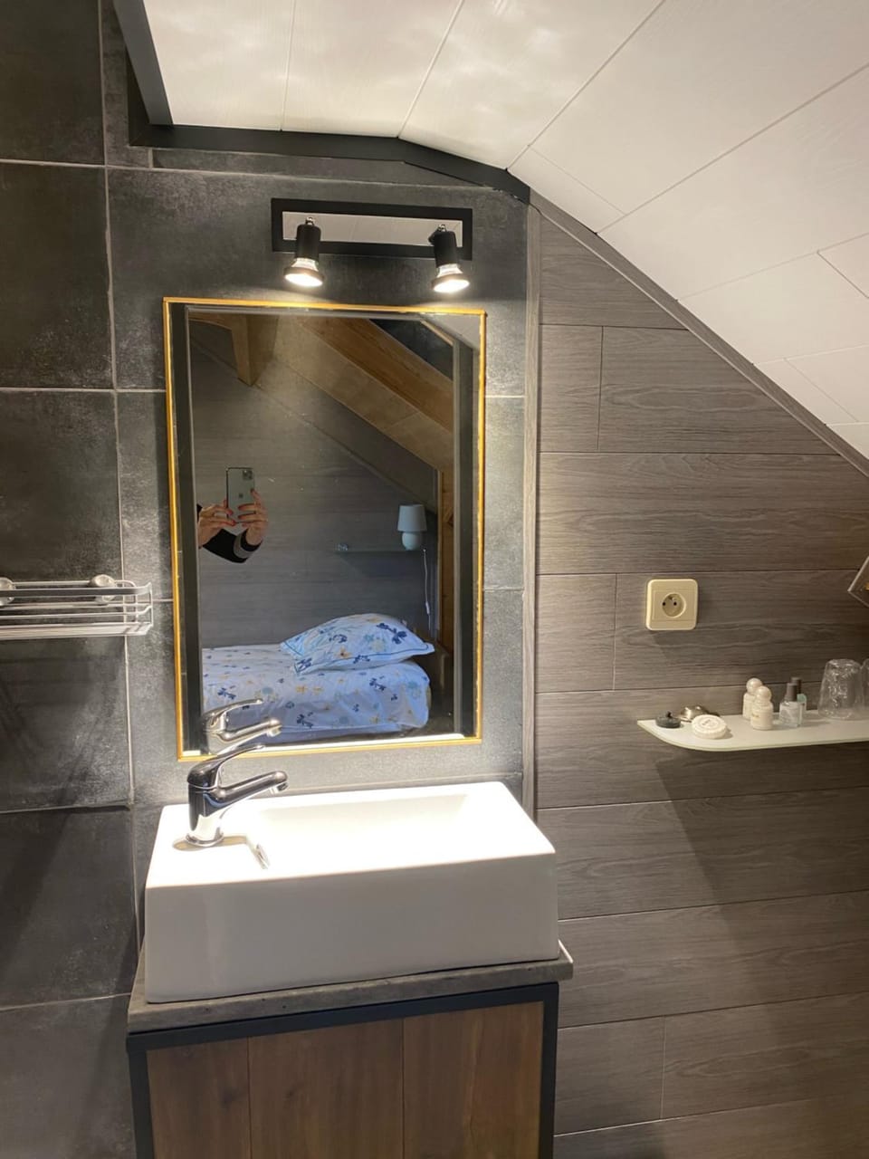 Le jardin des Biches Bed and Breakfast in Wallonia, Belgium