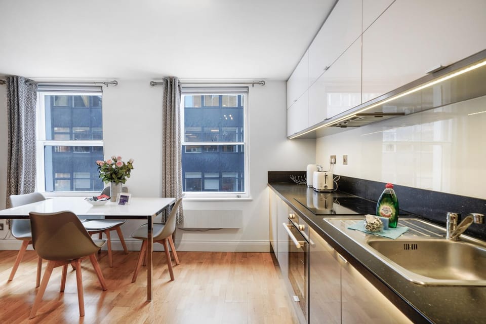 Apt 3, Soho Apartments 2nd & 3rd floors by Indigo Flats Apartment in City of Westminster