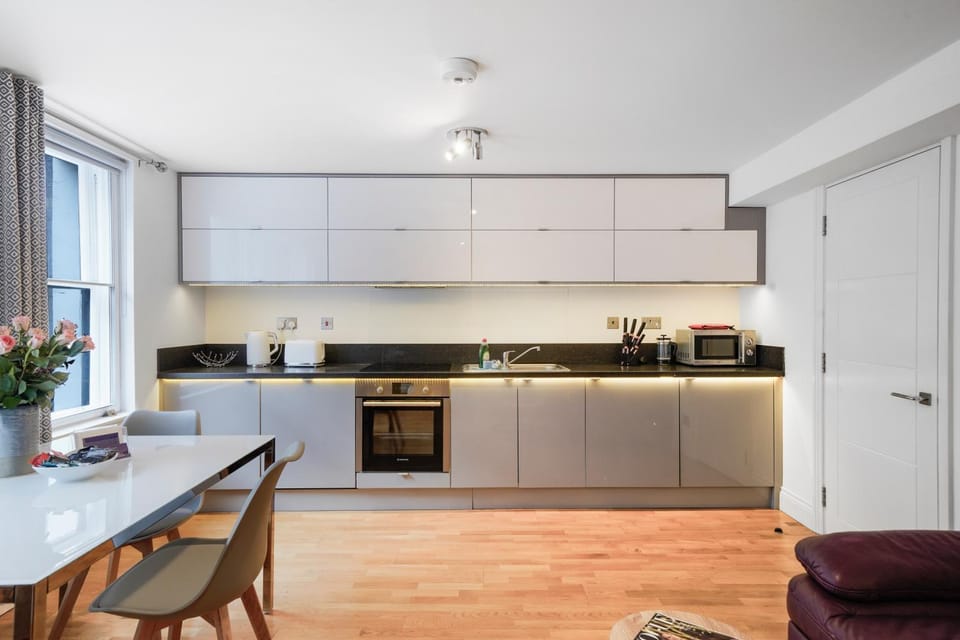Apt 3, Soho Apartments 2nd & 3rd floors by Indigo Flats Apartment in City of Westminster