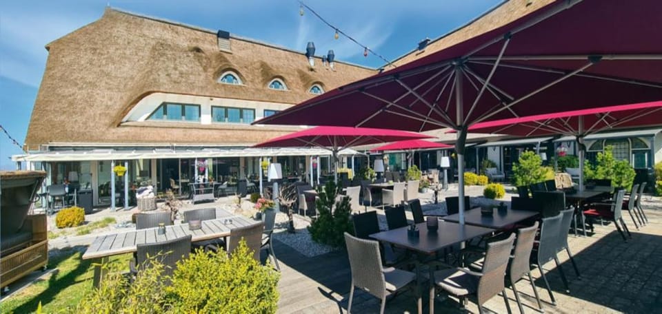 Property building, Restaurant/places to eat