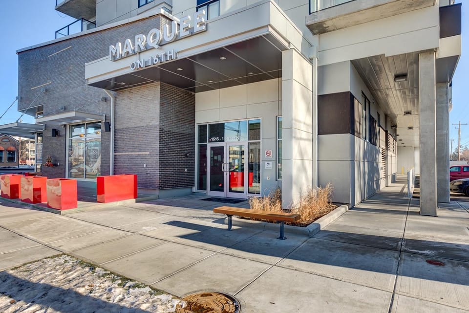 Property building, Facade/entrance