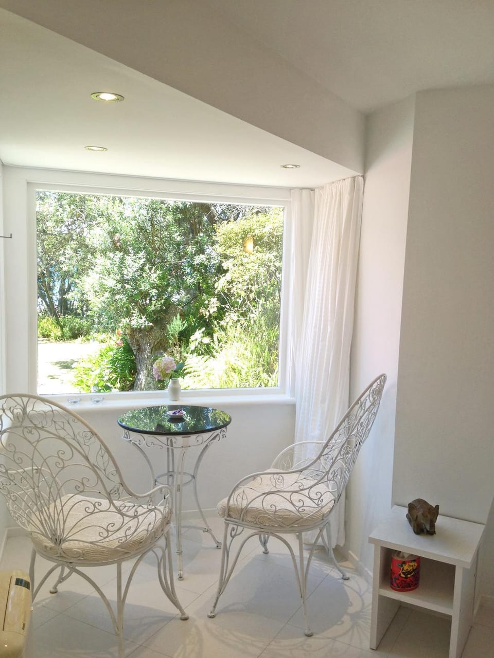 Dining area, Garden view