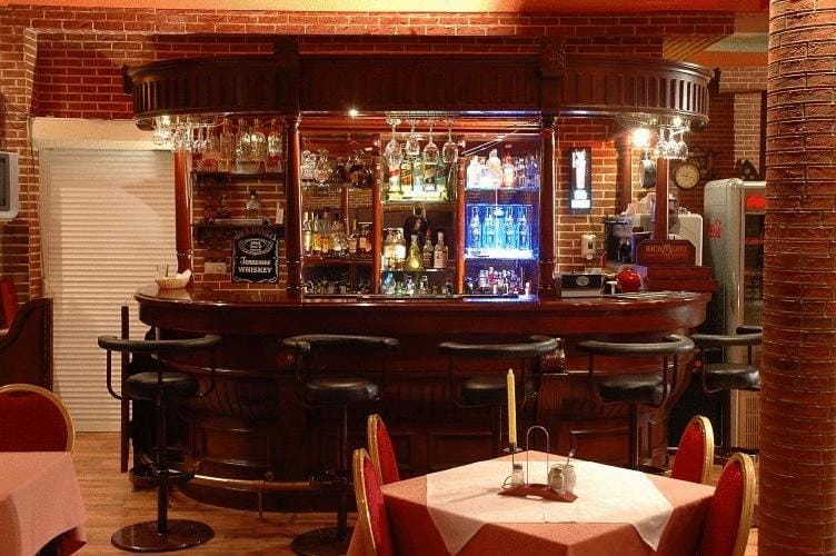 Restaurant/places to eat, Lounge or bar, Drinks