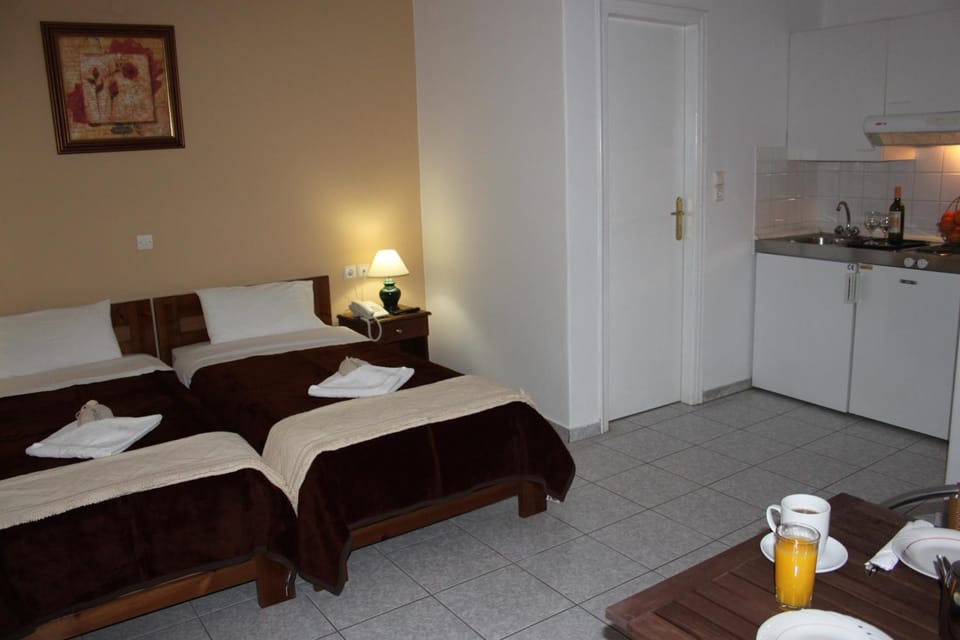 Kitchen or kitchenette, Bedroom