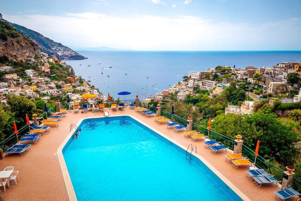 Sea view, Swimming pool, sunbed