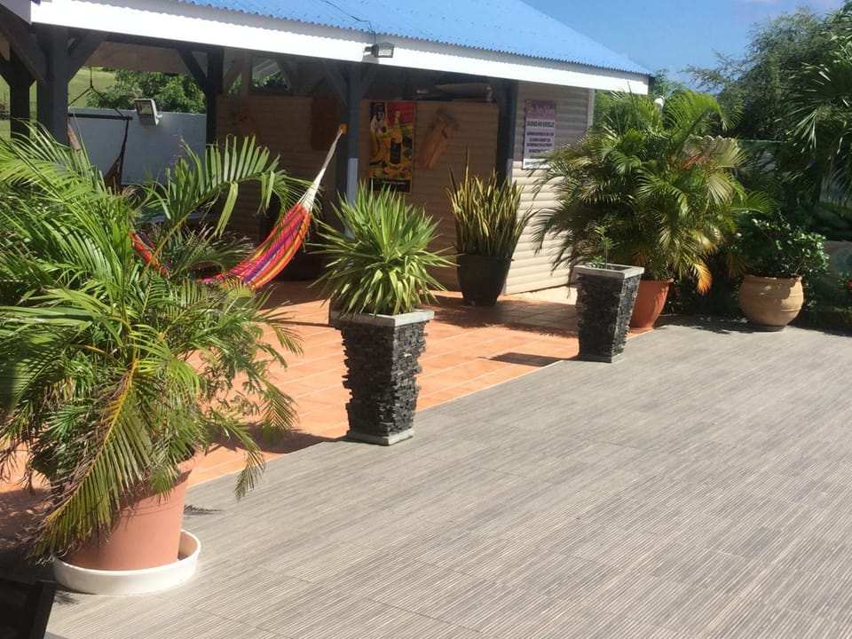 Patio, BBQ facilities