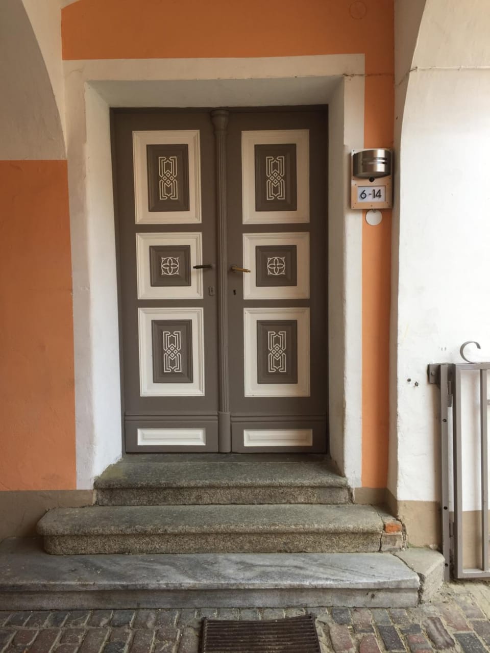 Facade/entrance