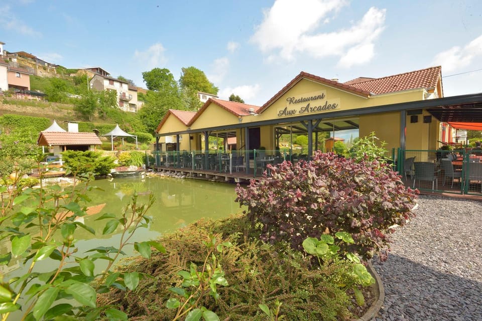 Patio, Restaurant/places to eat