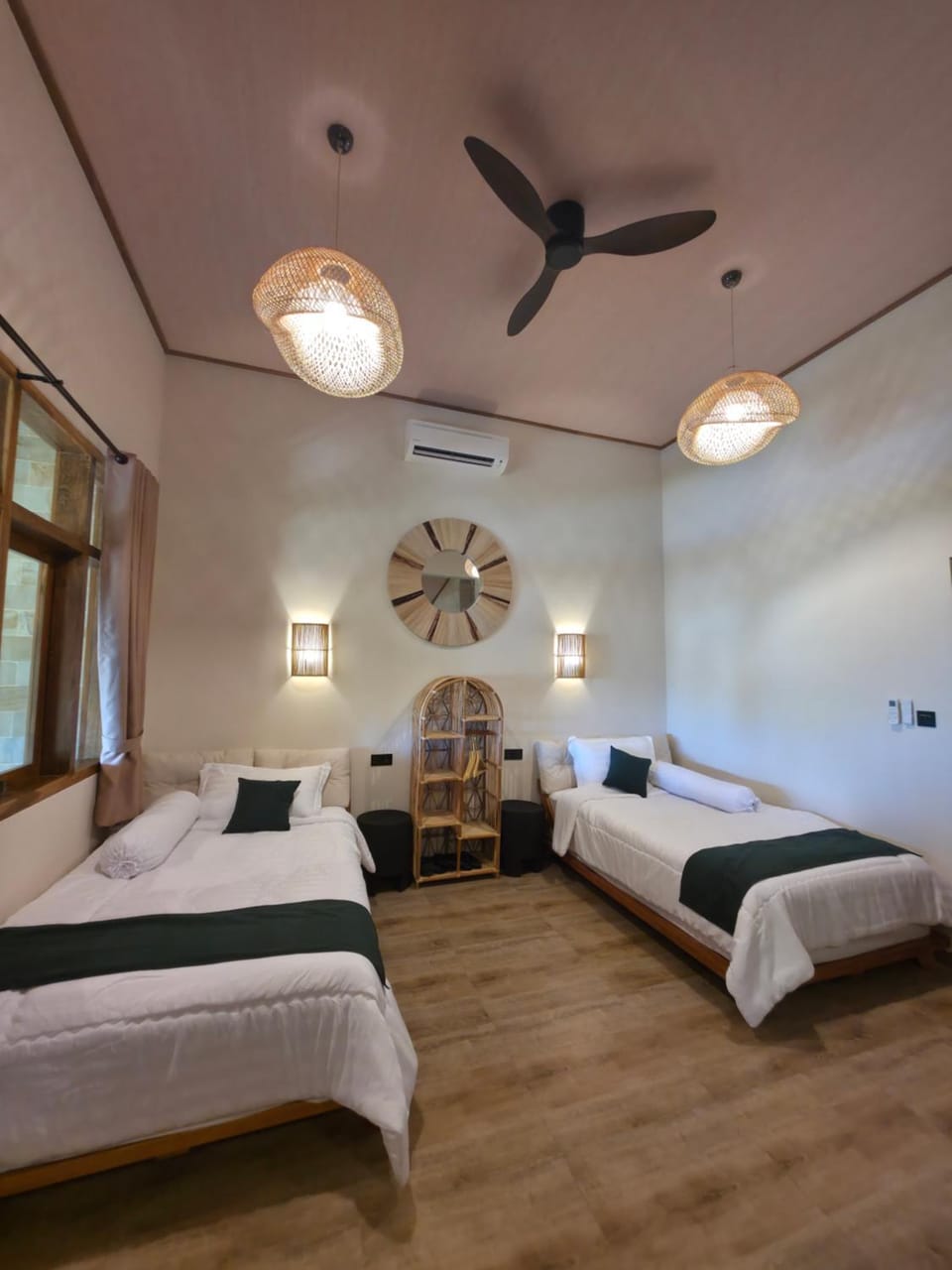 Bed, Bedroom, air conditioner