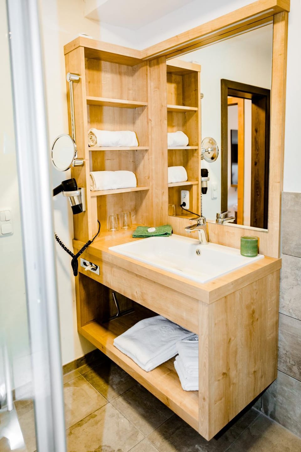 Bathroom, towels
