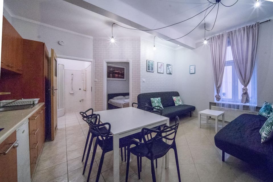 Bathroom, Kitchen or kitchenette, Living room