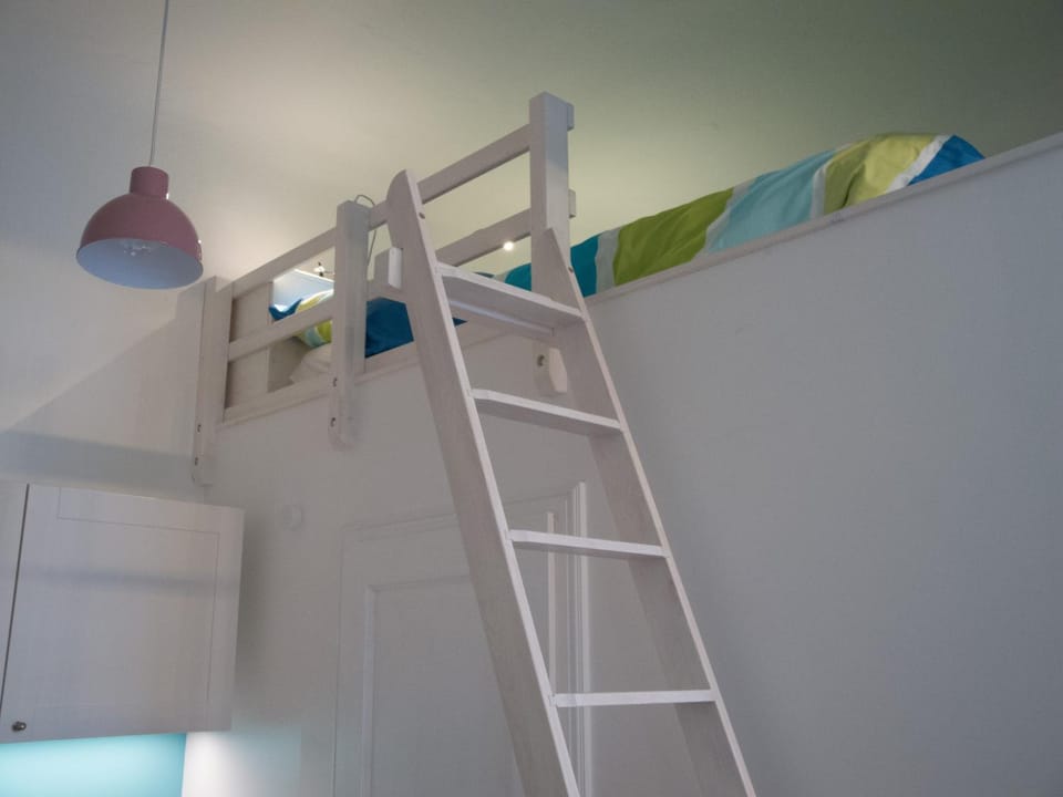 bunk bed