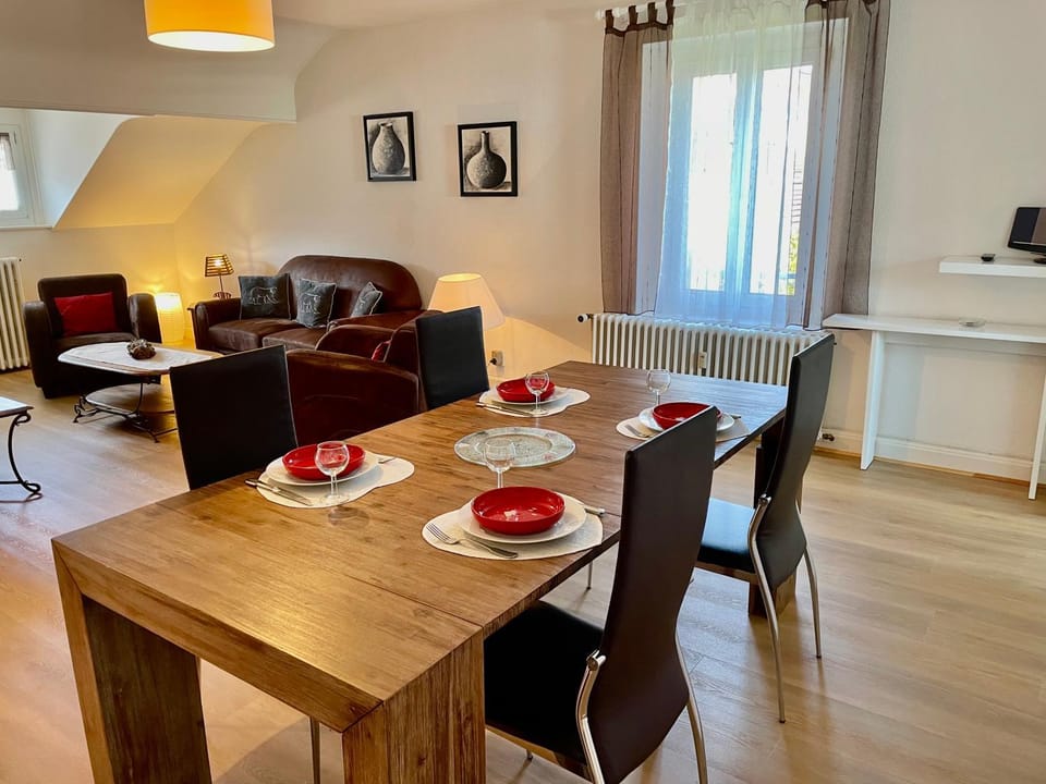 Living room, Dining area