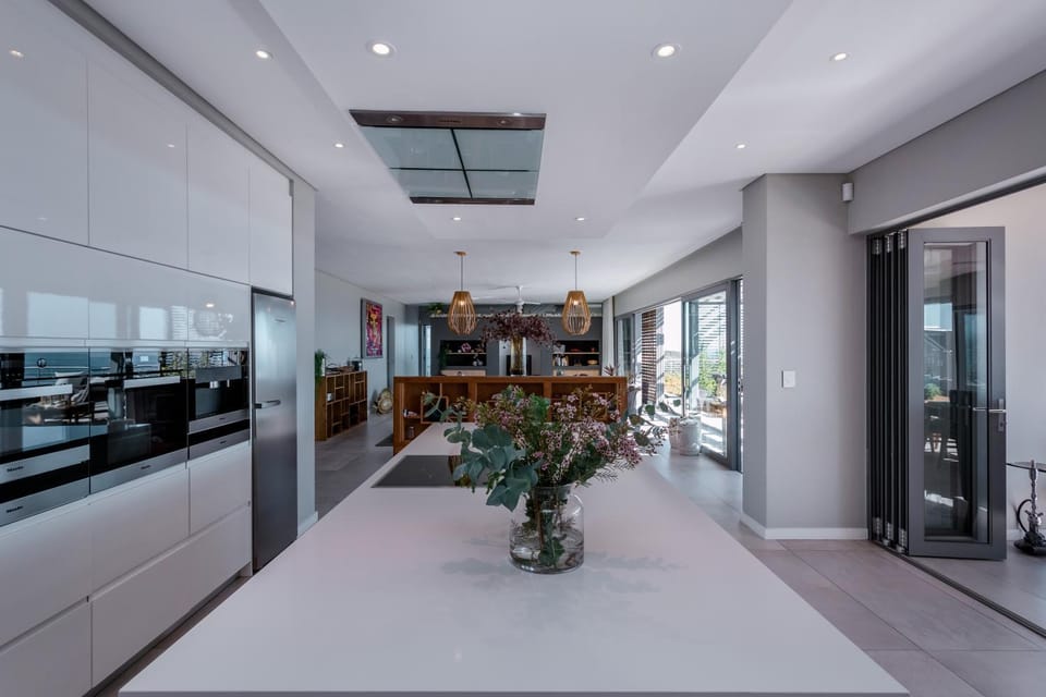 Restaurant/places to eat, Kitchen or kitchenette, Breakfast