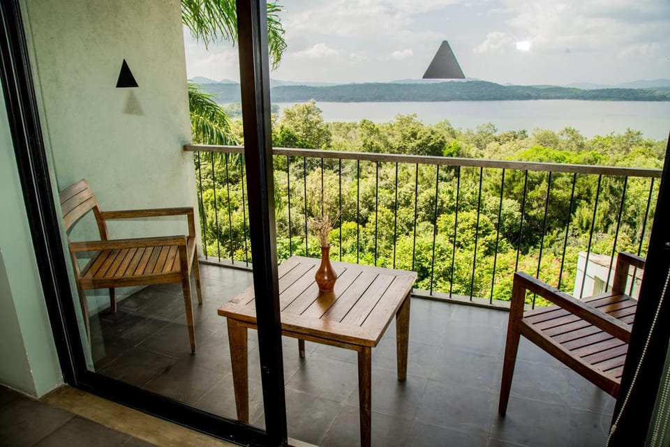 Balcony/Terrace, Lake view