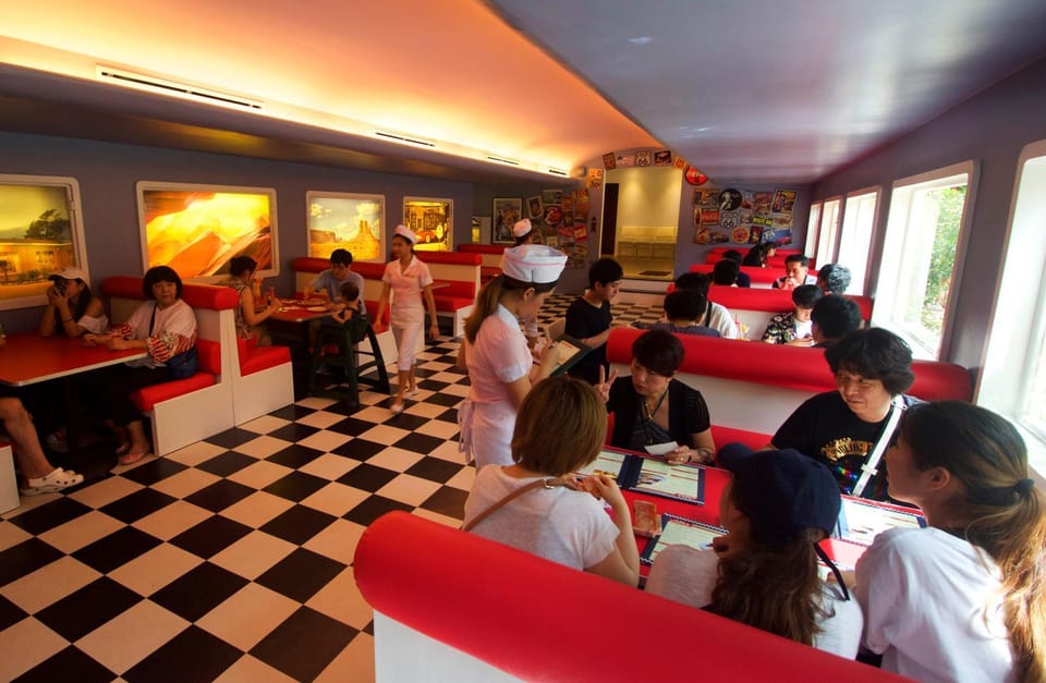 Restaurant/places to eat, People, Breakfast, Continental breakfast, Asian breakfast, American breakfast, Lunch, group of guests