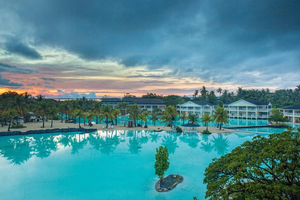 Swimming pool, Sunrise