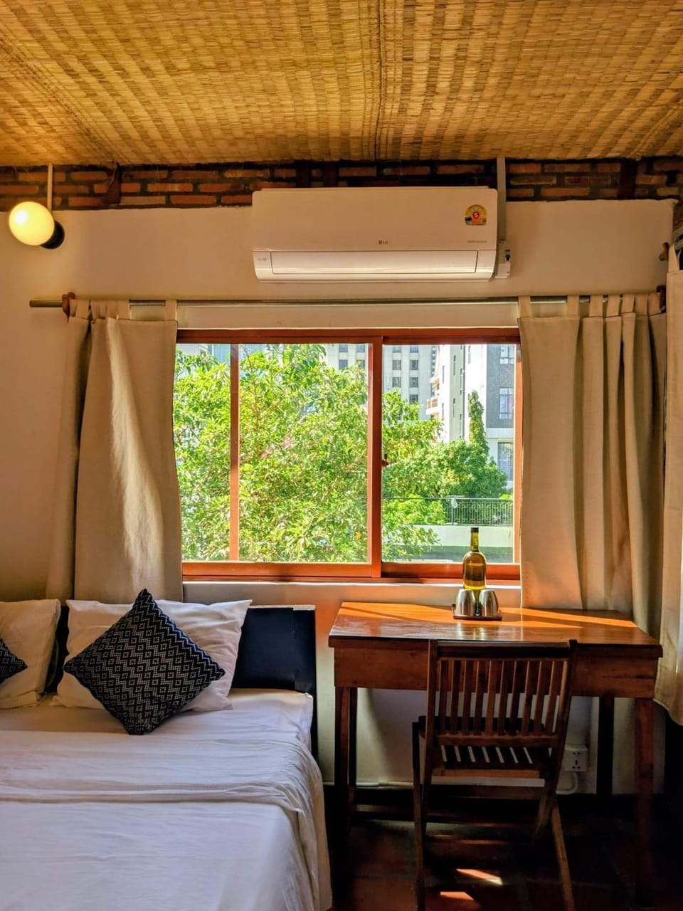 View (from property/room), Photo of the whole room, Bedroom, air conditioner