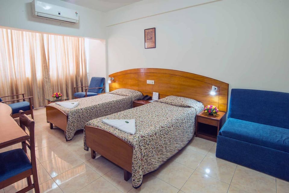 Photo of the whole room, Bedroom