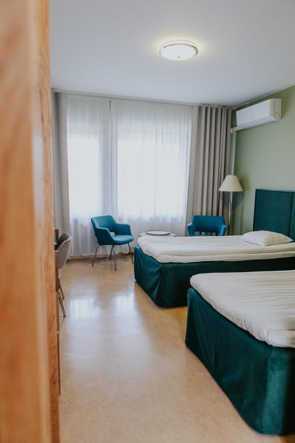 Bed, Photo of the whole room