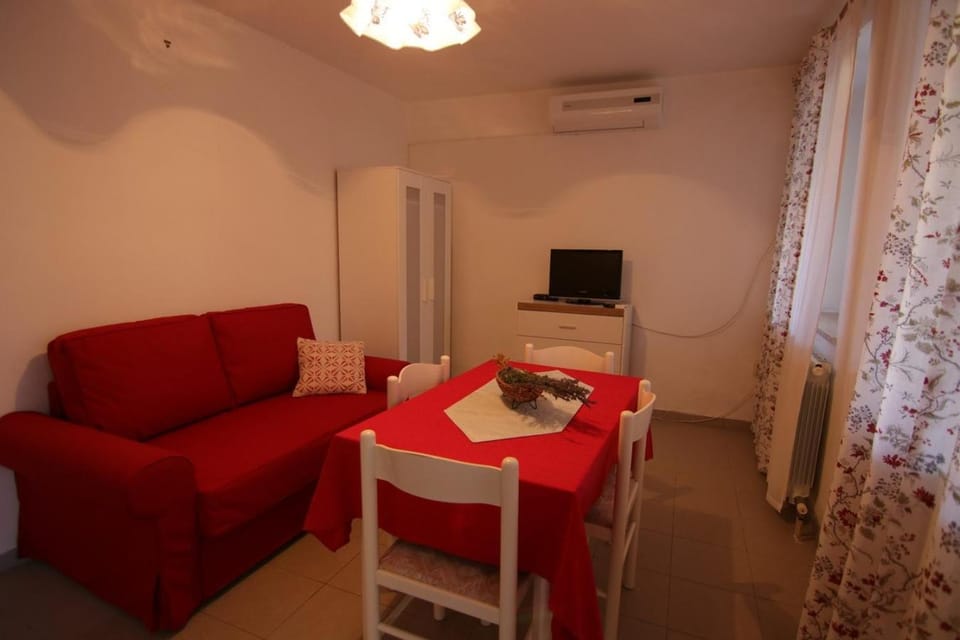 App with a lovely patio Apartment in Mali Losinj