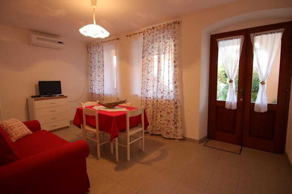 App with a lovely patio Apartment in Mali Losinj
