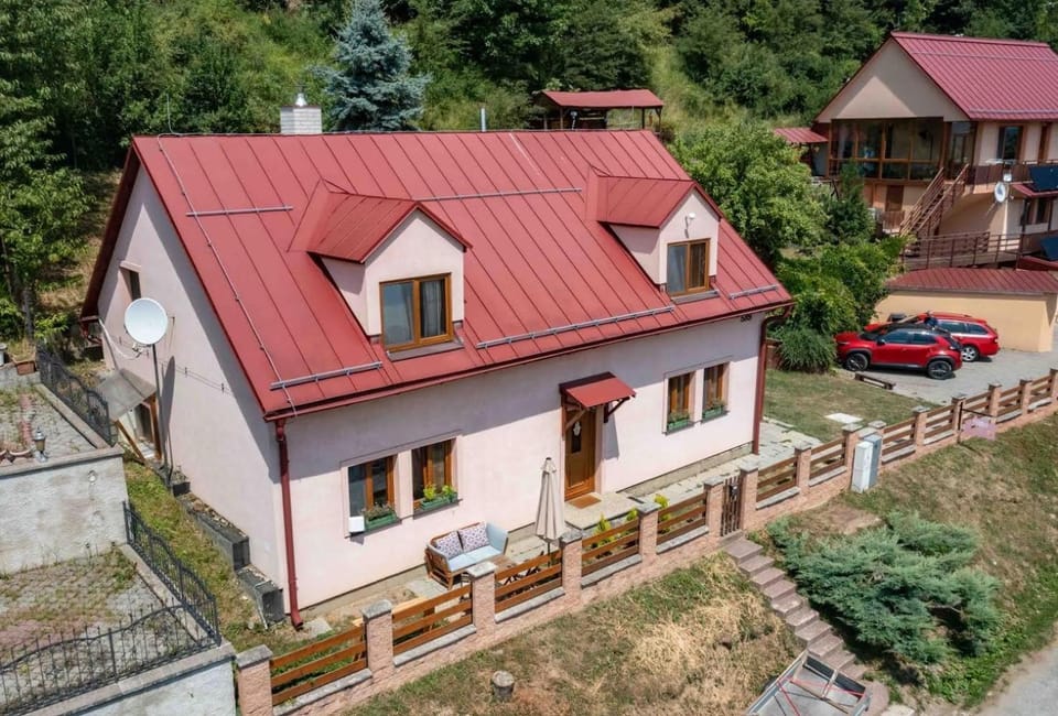 Property building, Neighbourhood