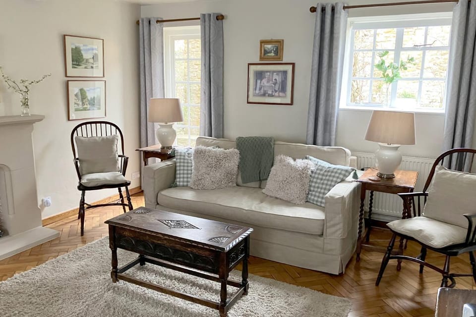 Living room, Decorative detail, Seating area