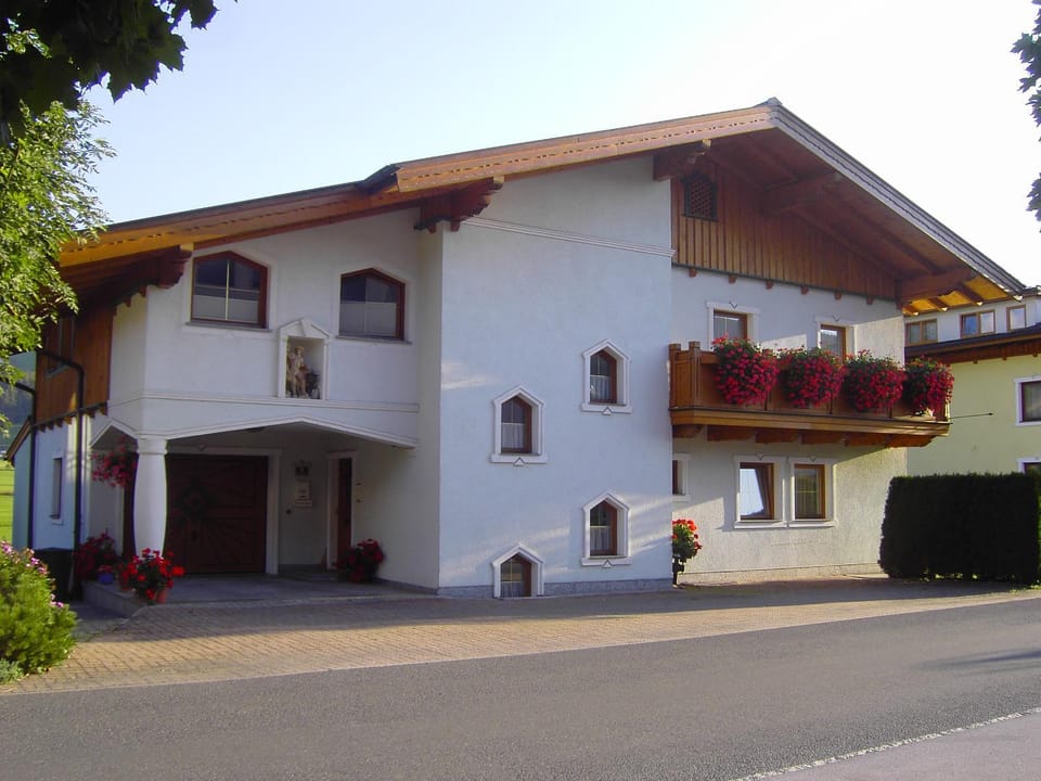 Facade/entrance, Summer, On site
