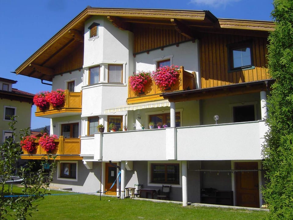 BBQ facilities, Balcony/Terrace, Garden view, Mountain view