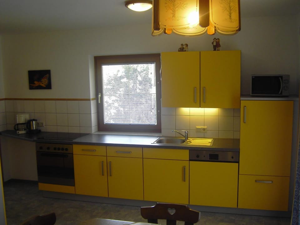 Coffee/tea facilities, Kitchen or kitchenette, Living room, Dining area