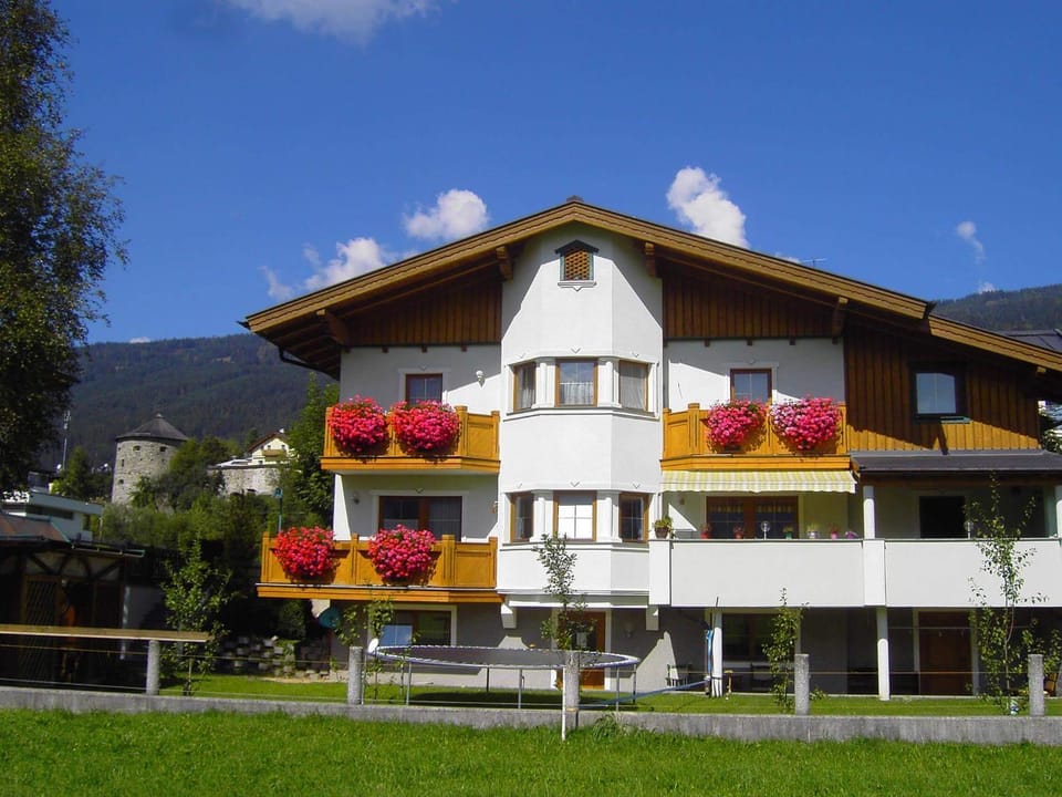 BBQ facilities, Garden, Balcony/Terrace, City view, Garden view, Landmark view, Mountain view