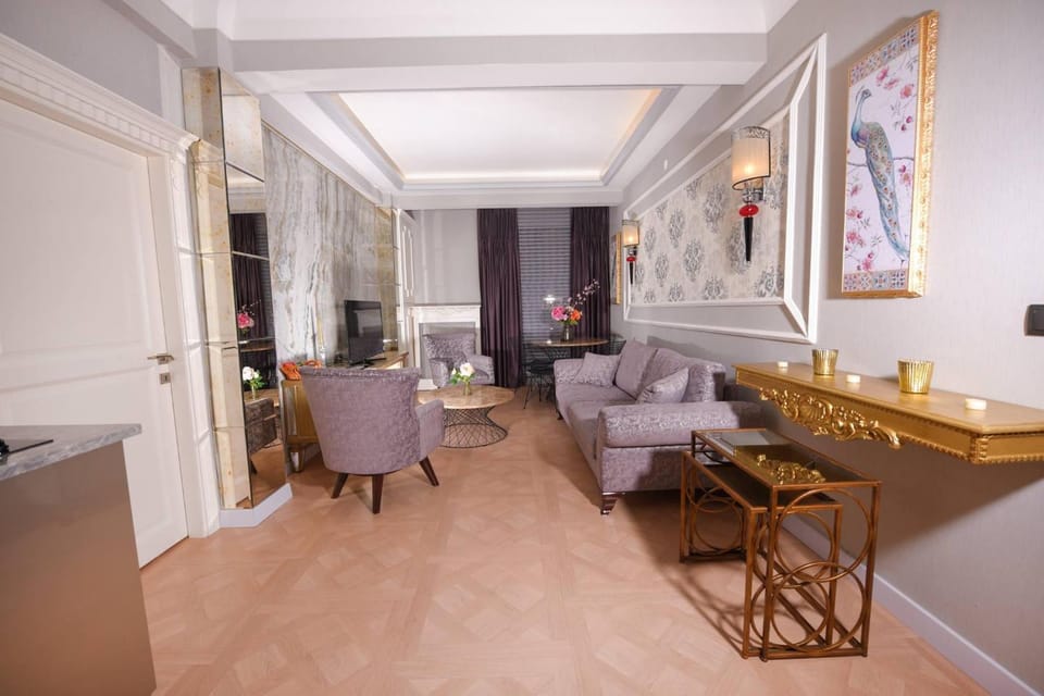 Living room, Seating area