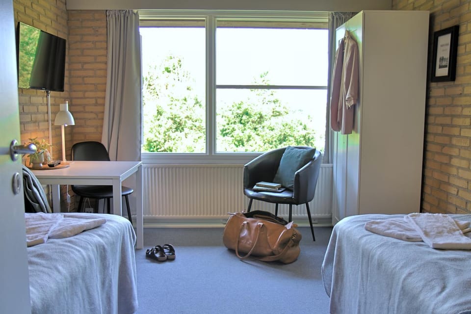 Bed, TV and multimedia, View (from property/room), Bedroom, furniture, wardrobe