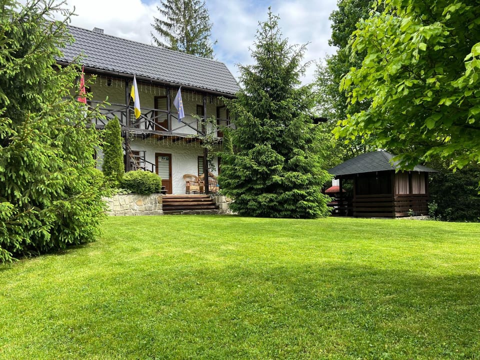 Property building, Natural landscape, Garden, Garden view